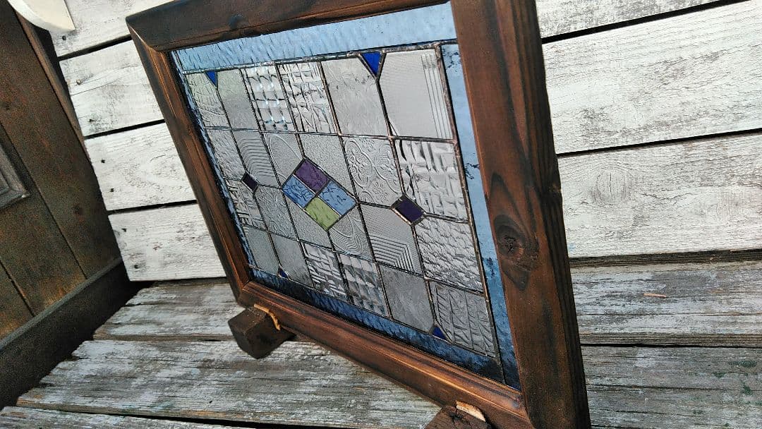 ステンドグラス「菱形ブルー枠」