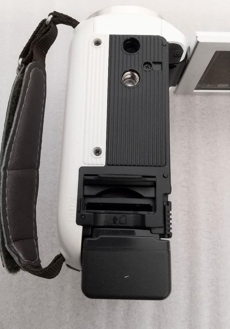 【美品・付属品完備】パナソニック ビデオカメラ HC-V520M