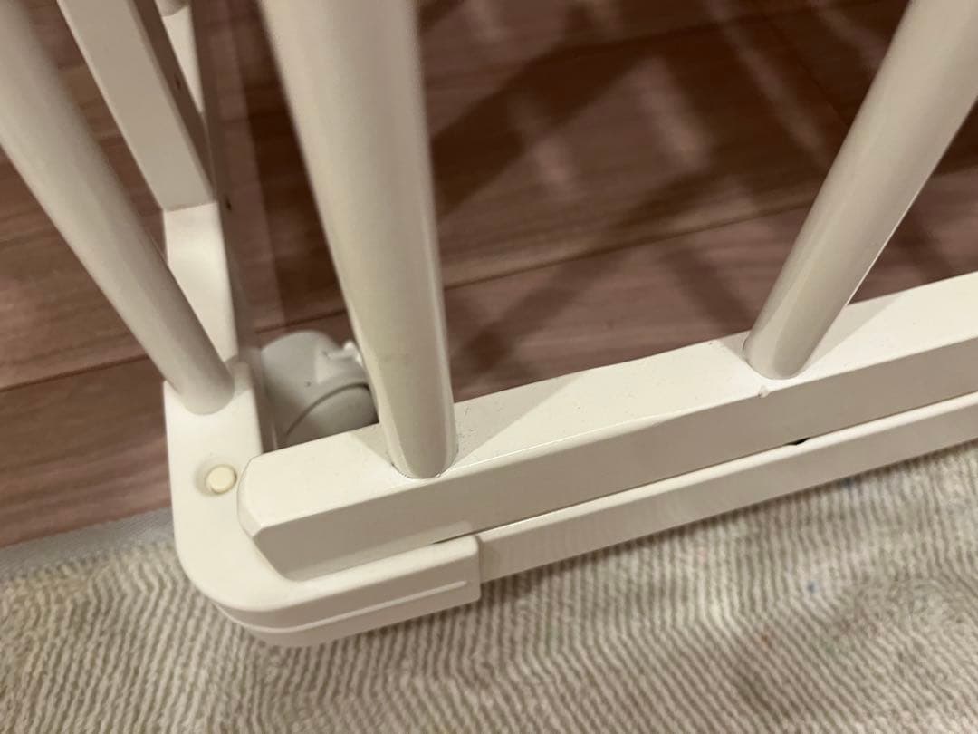 【匿名配送】フォルスカ　ベッドサイドベッド(固定ベルト付属)　ホワイト