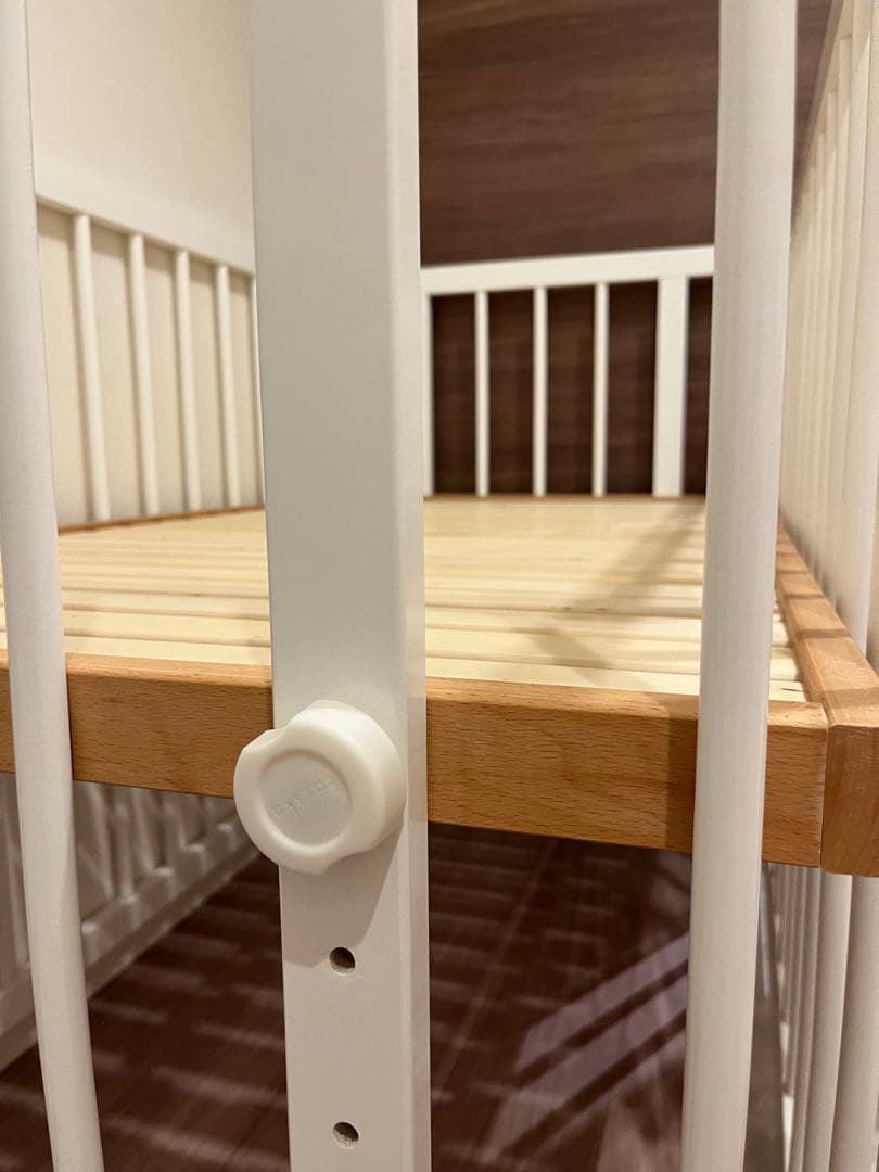 【匿名配送】フォルスカ　ベッドサイドベッド(固定ベルト付属)　ホワイト