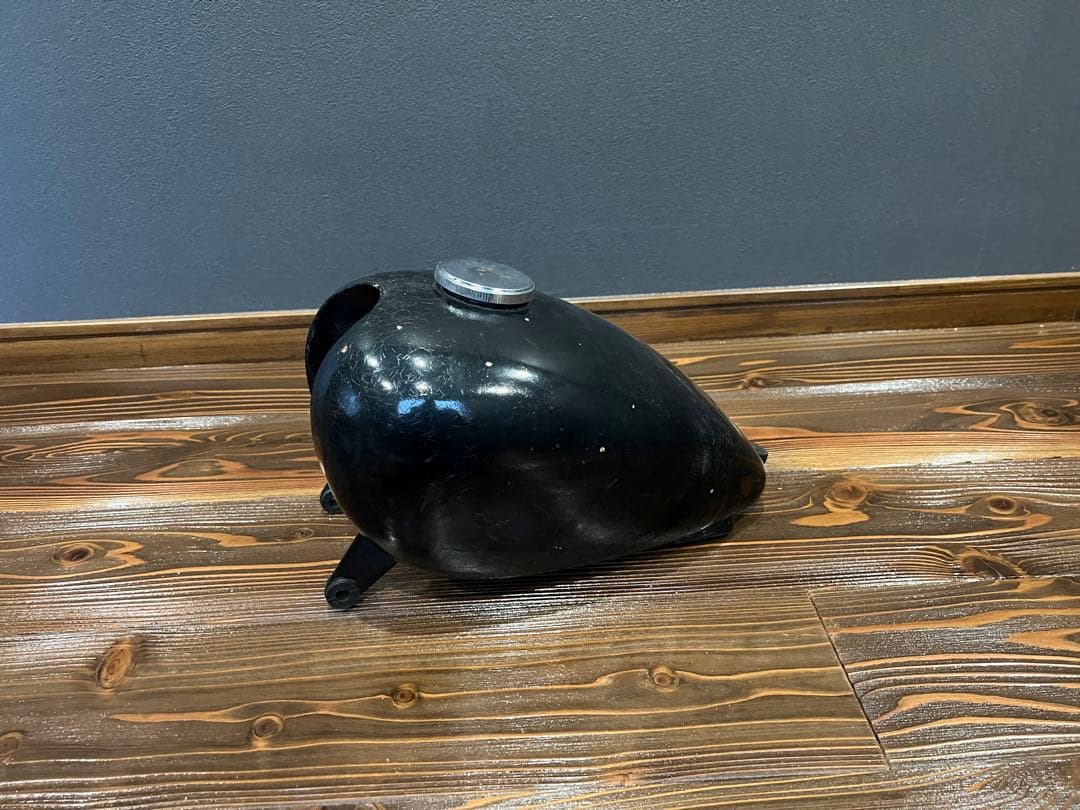 ヤマハ　SR400 タンク　純正コック仕様　チョッパー　ボバー