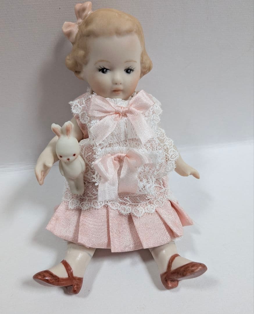 ★ちびくま工房　勿忘草ちゃん13センチ　ピンクリボンのワンピ