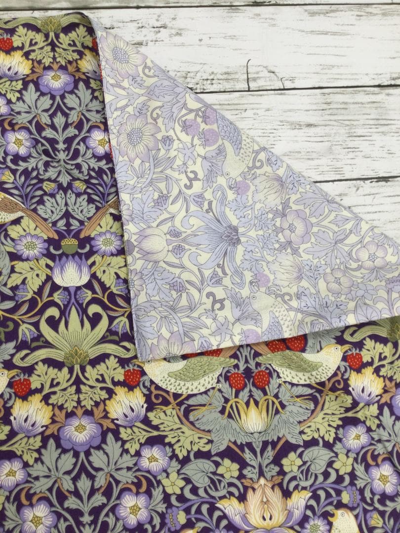 V＆A　いちご泥棒　掛けふとんカバーNo.107 　2組　色違いセット