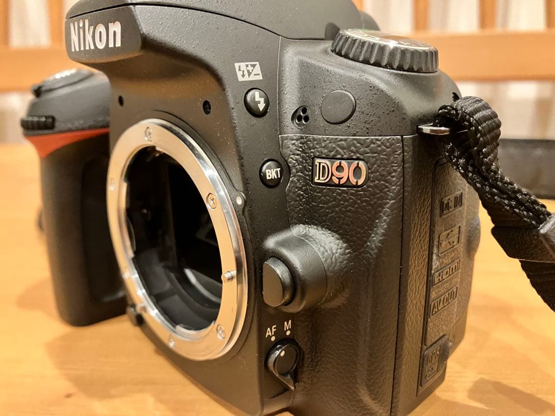 Nikon D90 デジタル一眼レフカメラ 本体