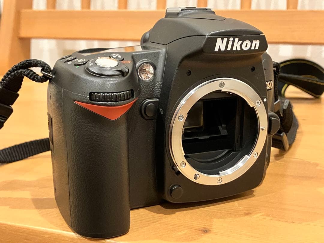 Nikon D90 デジタル一眼レフカメラ 本体