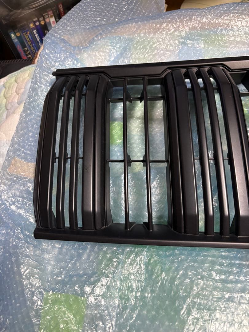 プラド　後期　マッドブラックエディション　純正　フロントグリル