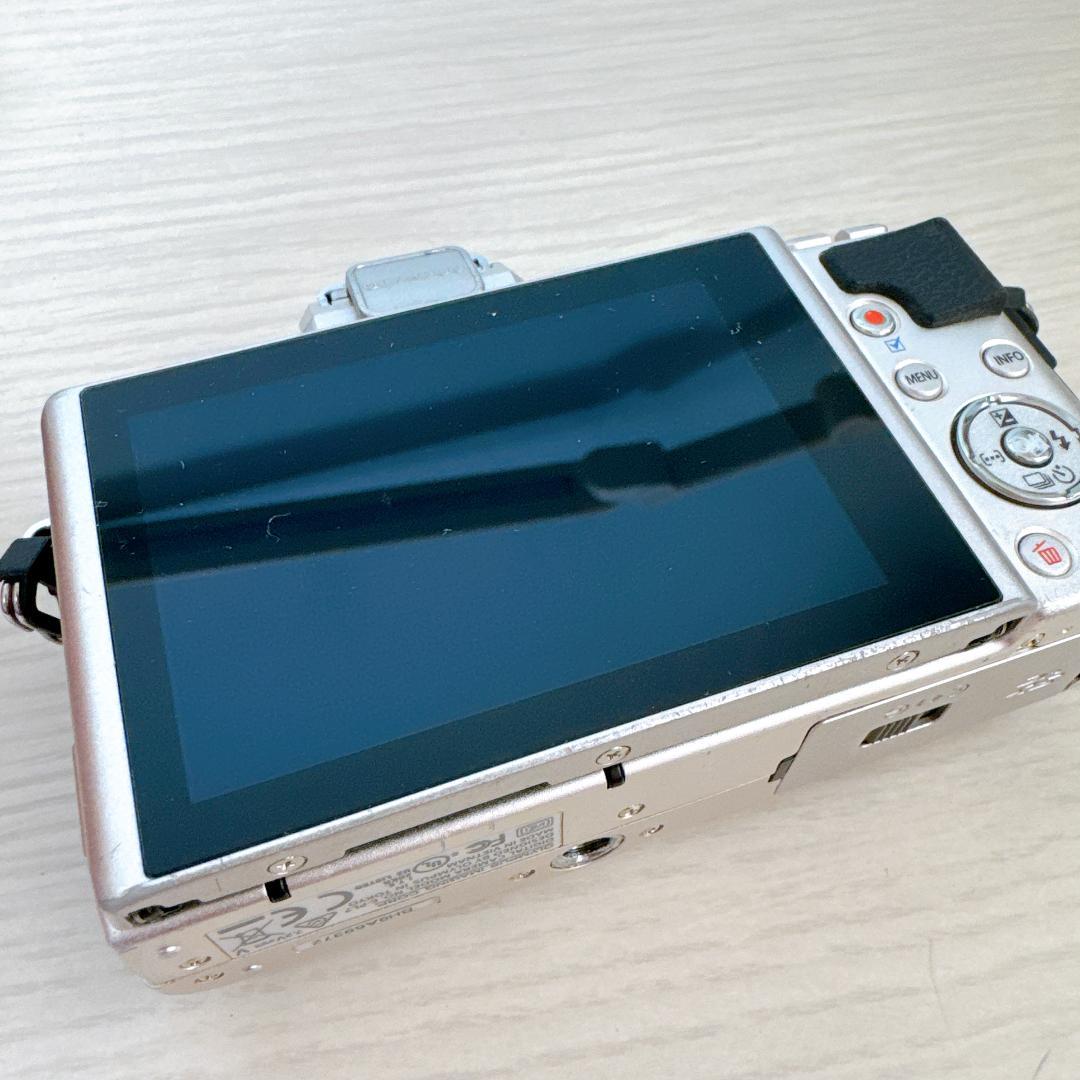 OLYMPUS PEN Lite E-PL7 カメラボディ　付属品多数