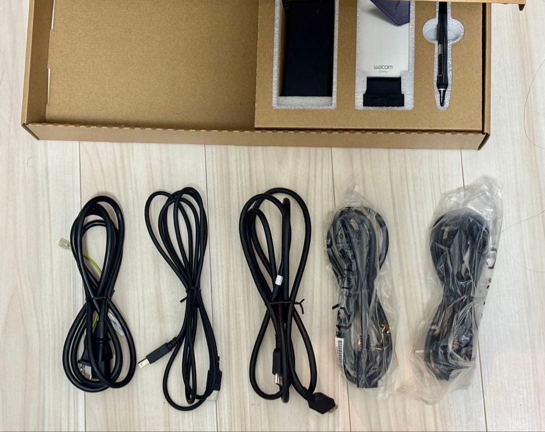 Wacom Cintiq 22 DTK2260K0D 液晶ペンタブレット