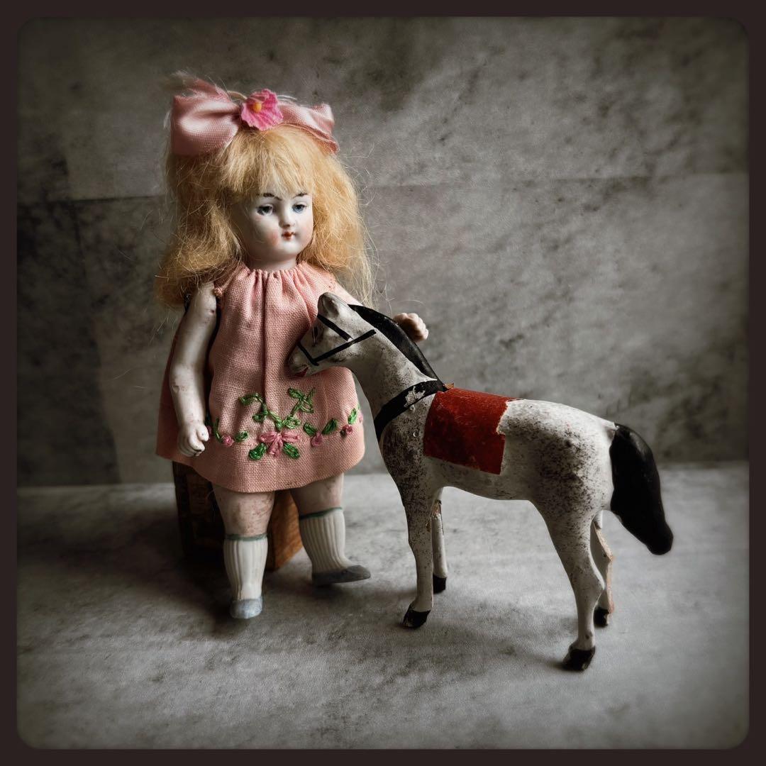 アンティーク ピンクのリボンの女の子 オールビスクドール ミニョネット