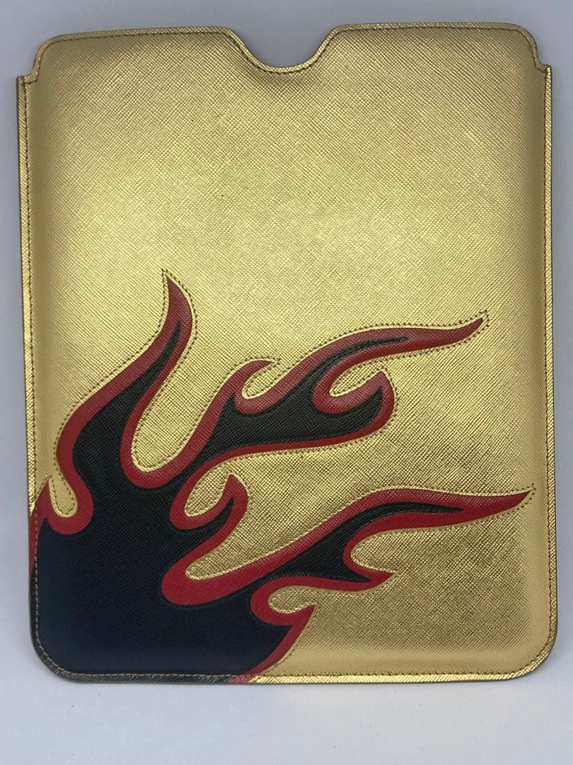 Prada プラダ　iPad ケース