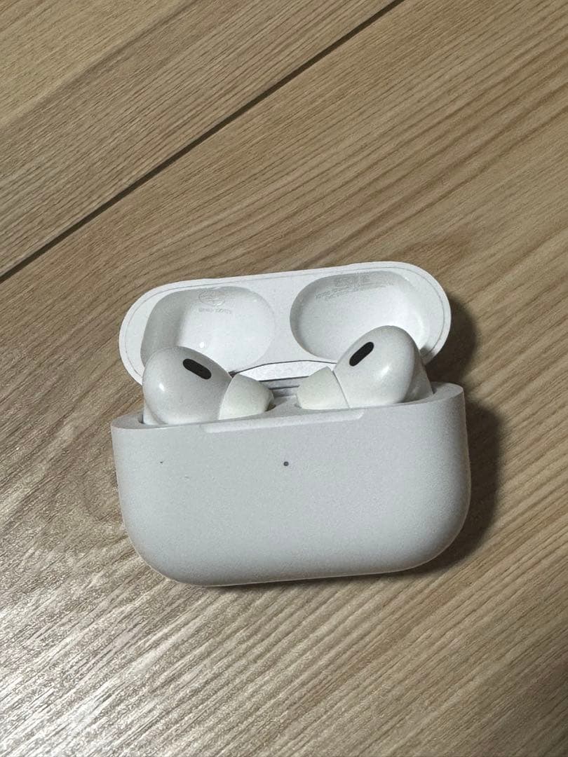 【美品】Airpods Pro 2 Lightning ワイヤレスイヤホン 本体