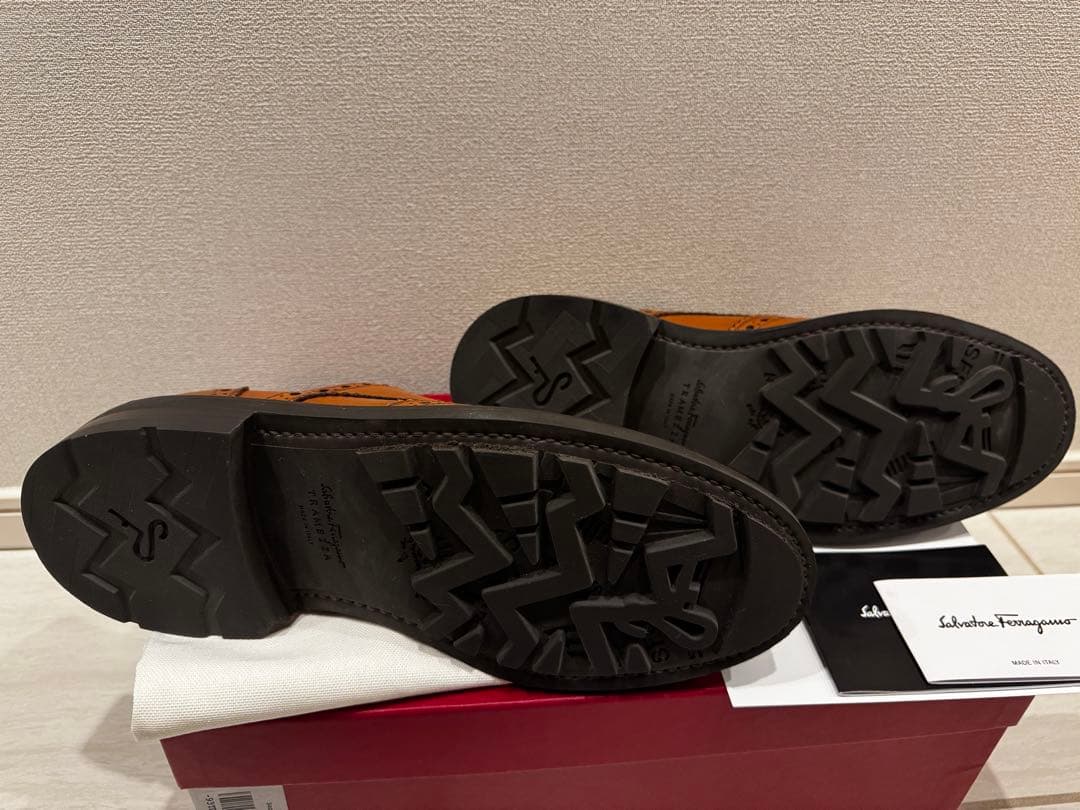 新品未使用 フェラガモ サイズ6 トラメッザ　TITUS