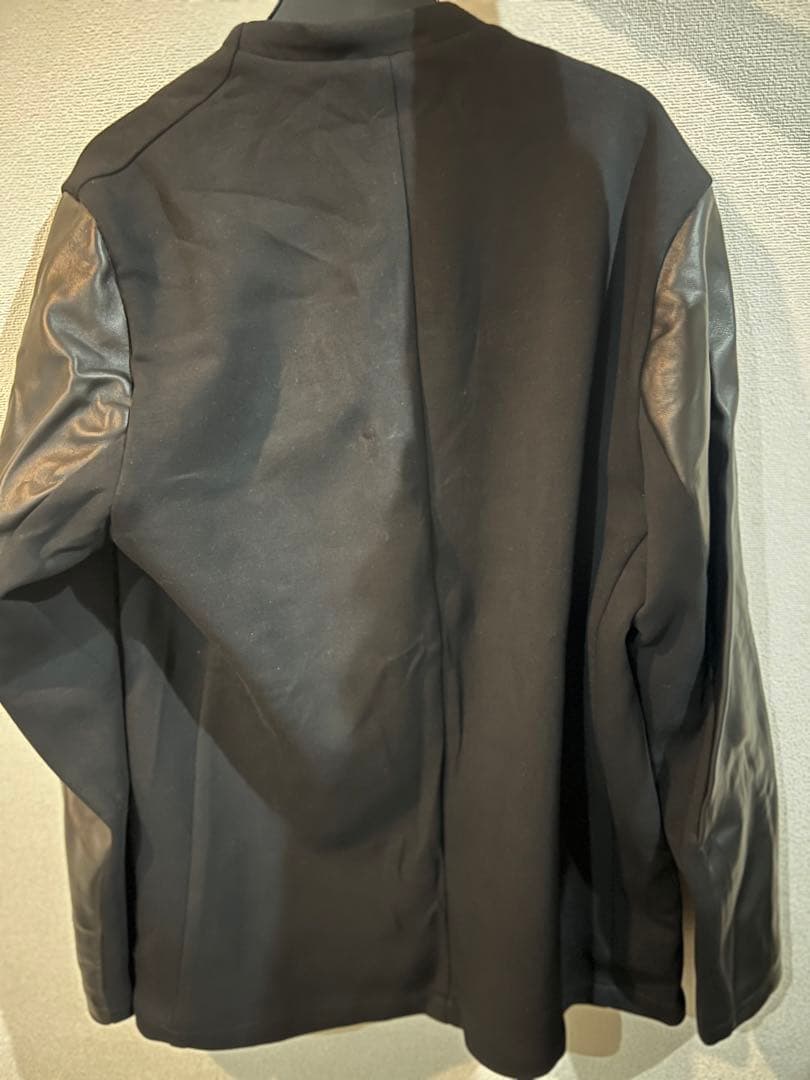 人気！1PIU1UGUALE3 RELAXレザースリーブノーカラージャケット