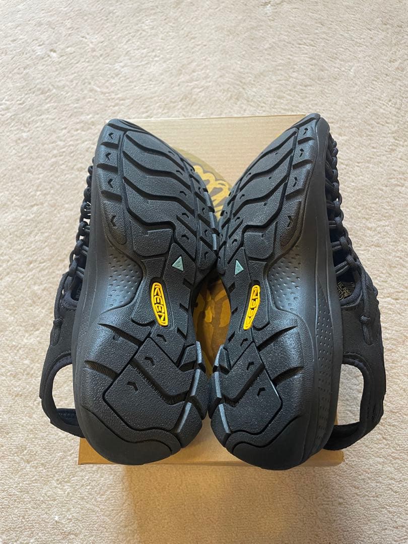 keen キーンユニークサンダル アストリア 23.5cm 黒　新品未使用