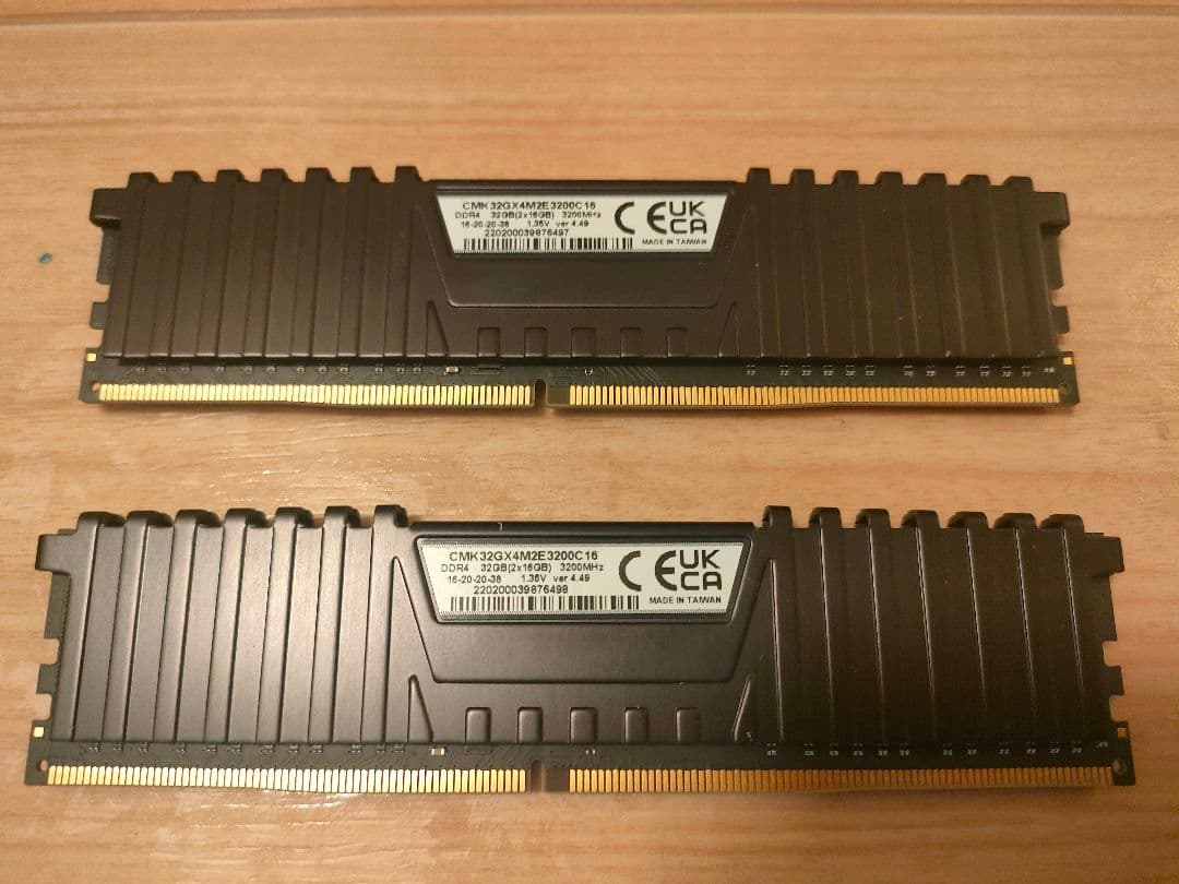 CORSAIR DDR4 32GB 3200MHz【動作未確認】