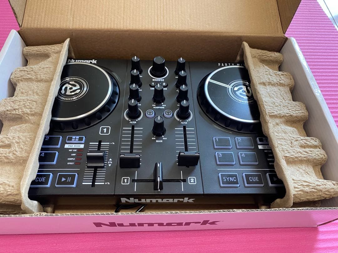 フ*ン様 Numark Party Mix DJコントローラー