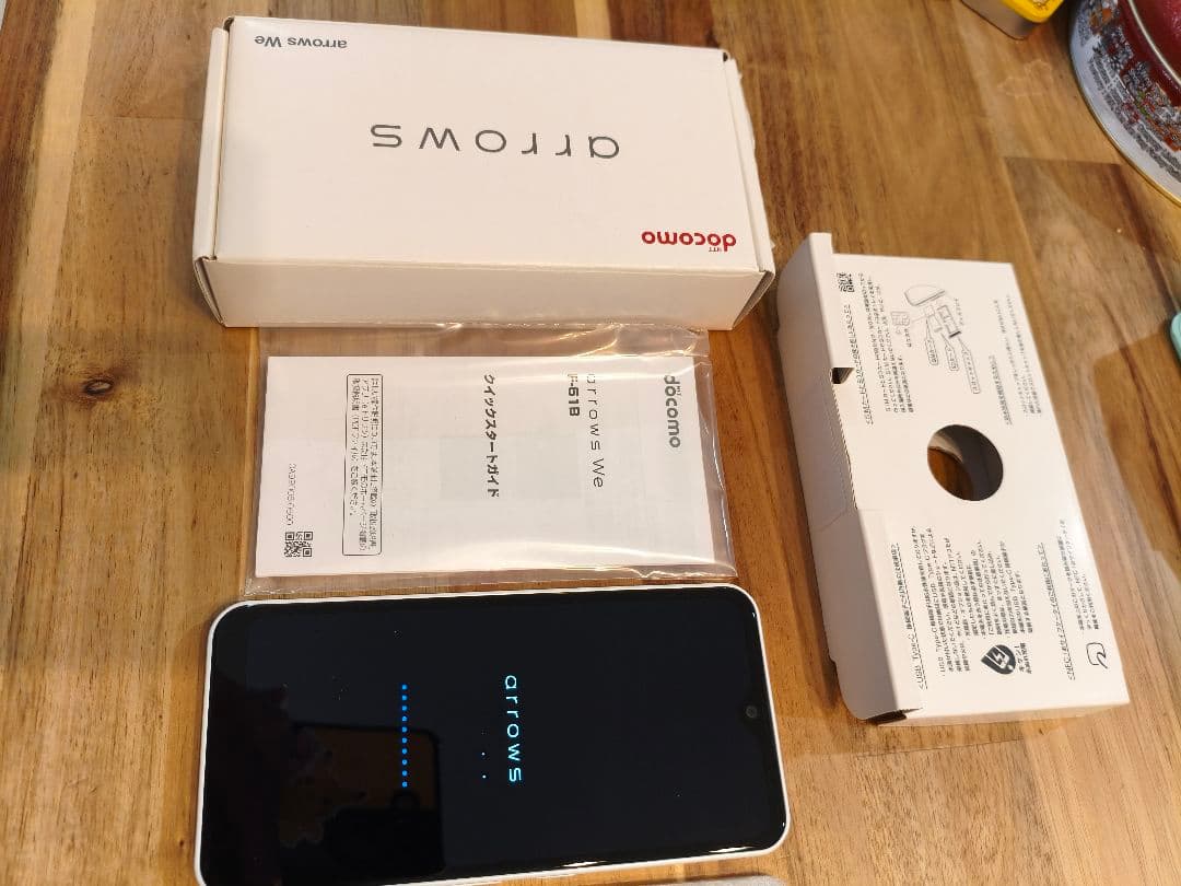 【美品】docomo/arrows We/F-51B/64GB/スマホ
