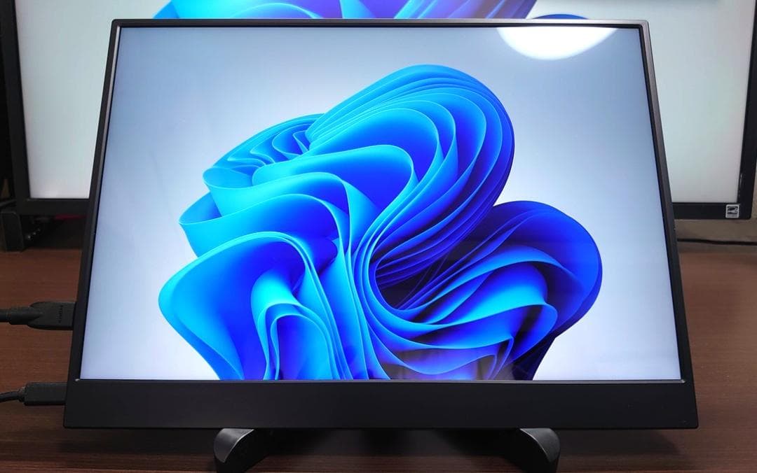 Perhonor 13.5インチ 2K解像度