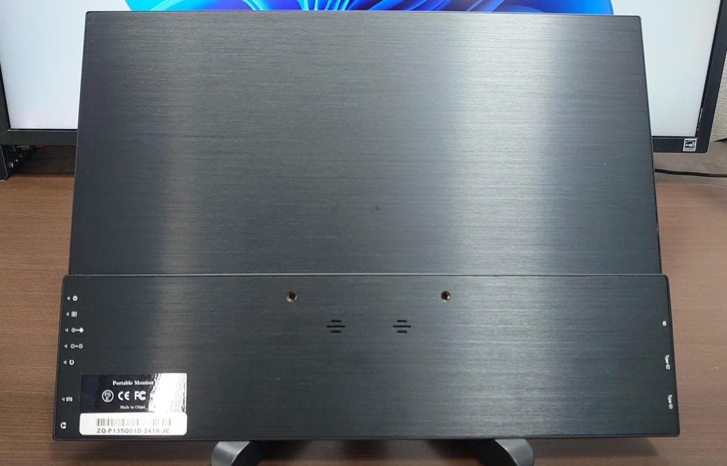 Perhonor 13.5インチ 2K解像度