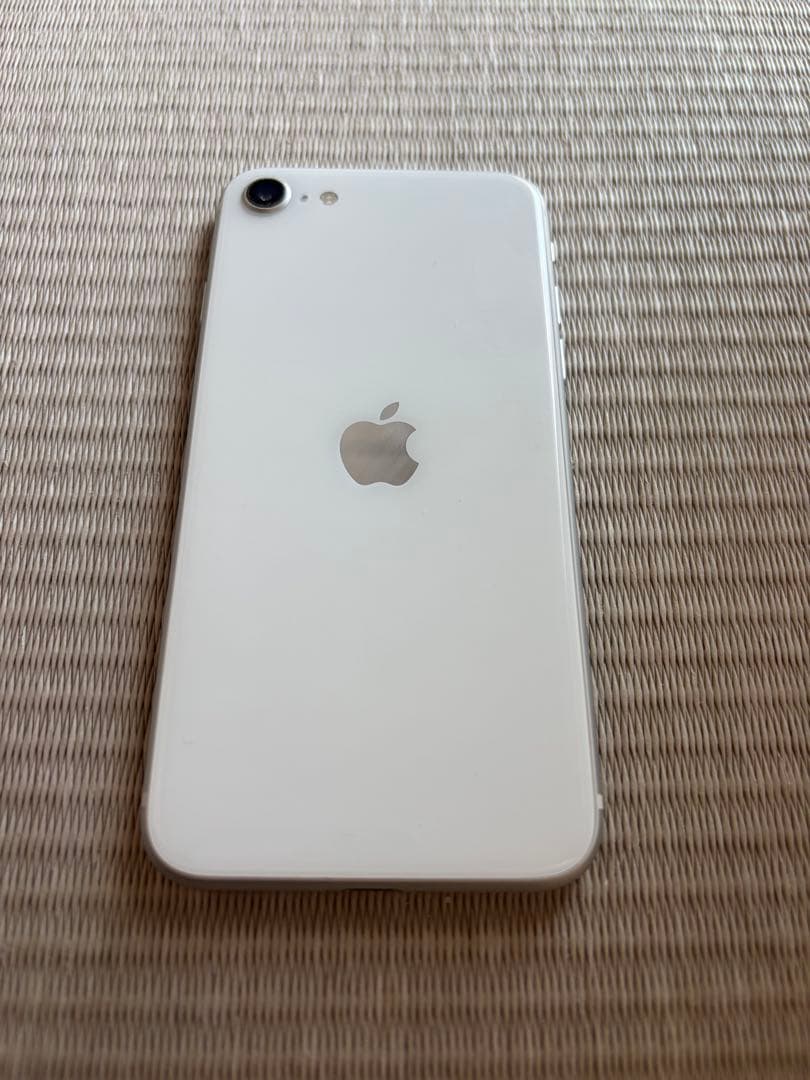 Apple iPhone se 第2世代 ホワイト 本体