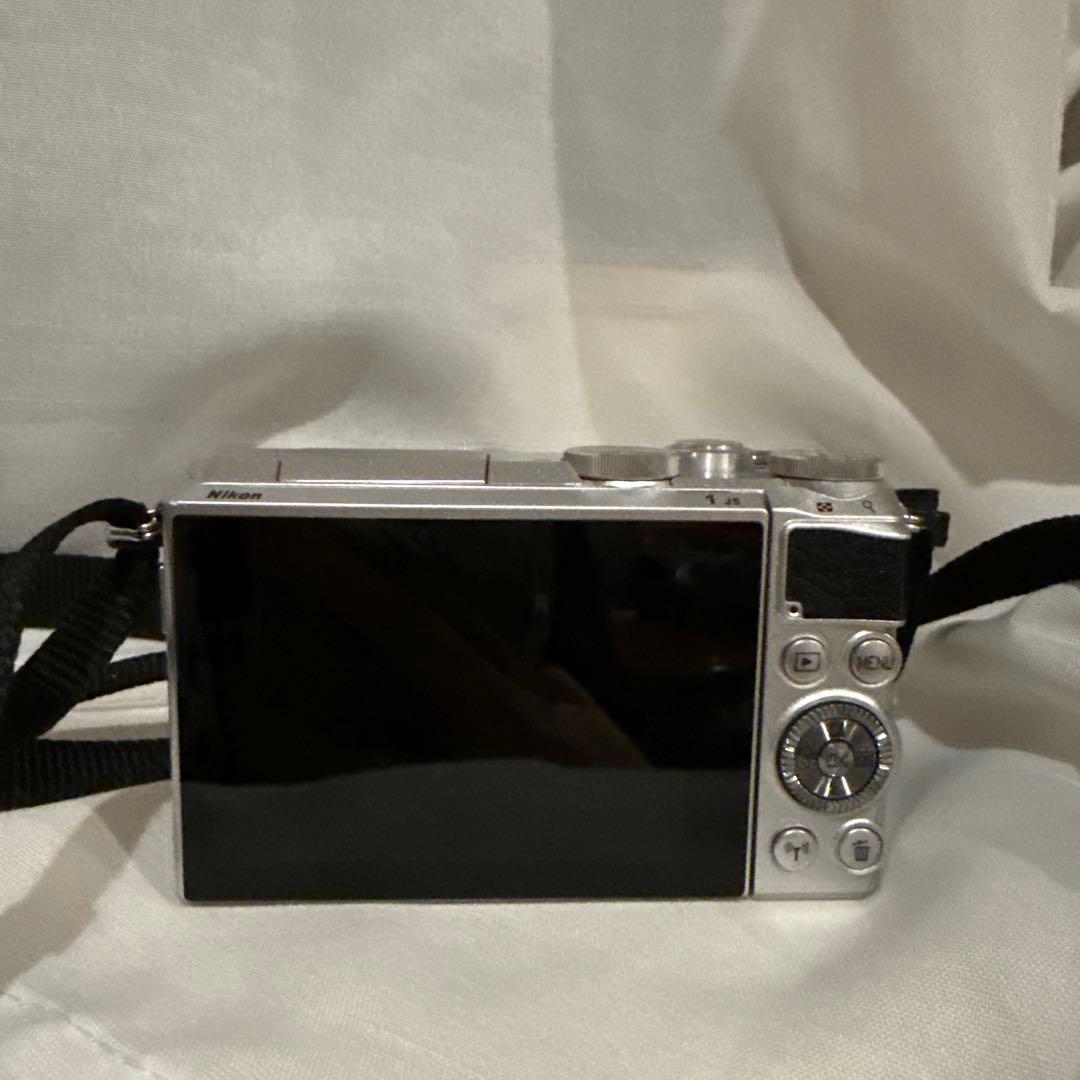 Nikon 1 J5 本体＋バッテリー＋充電器／レンズ動作不良