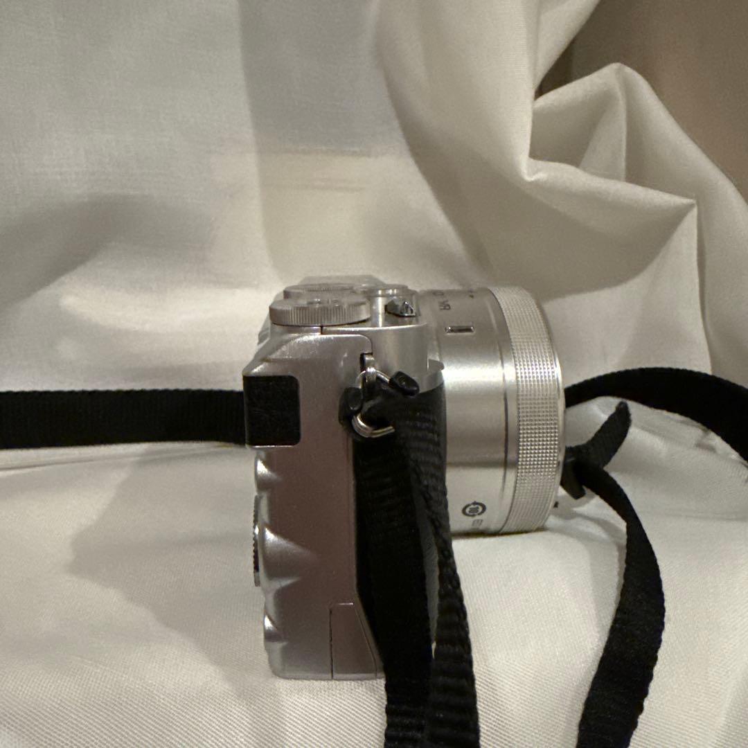 Nikon 1 J5 本体＋バッテリー＋充電器／レンズ動作不良