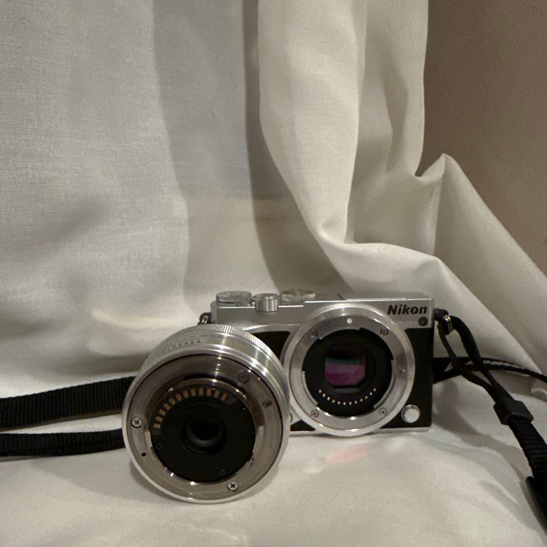 Nikon 1 J5 本体＋バッテリー＋充電器／レンズ動作不良