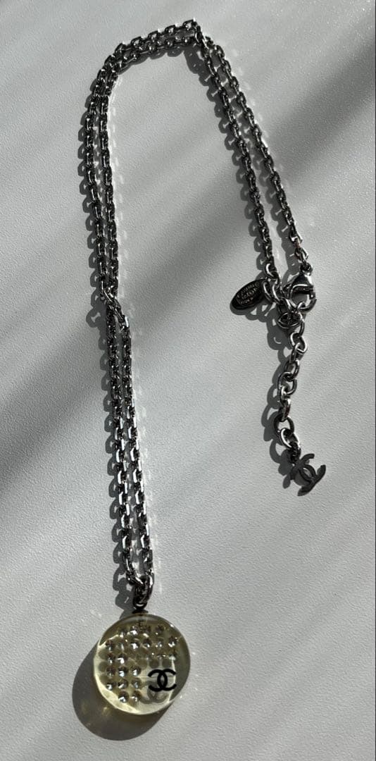 断捨離中　CHANEL ラウンド クリアストーン ココマーク