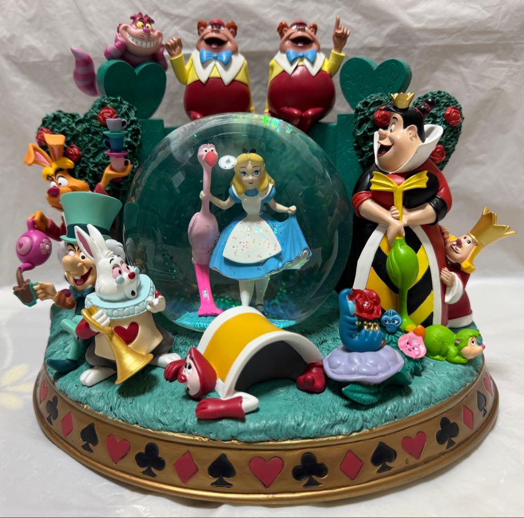 ディズニーストア 不思議の国のアリス オルゴール付きスノーグローブ