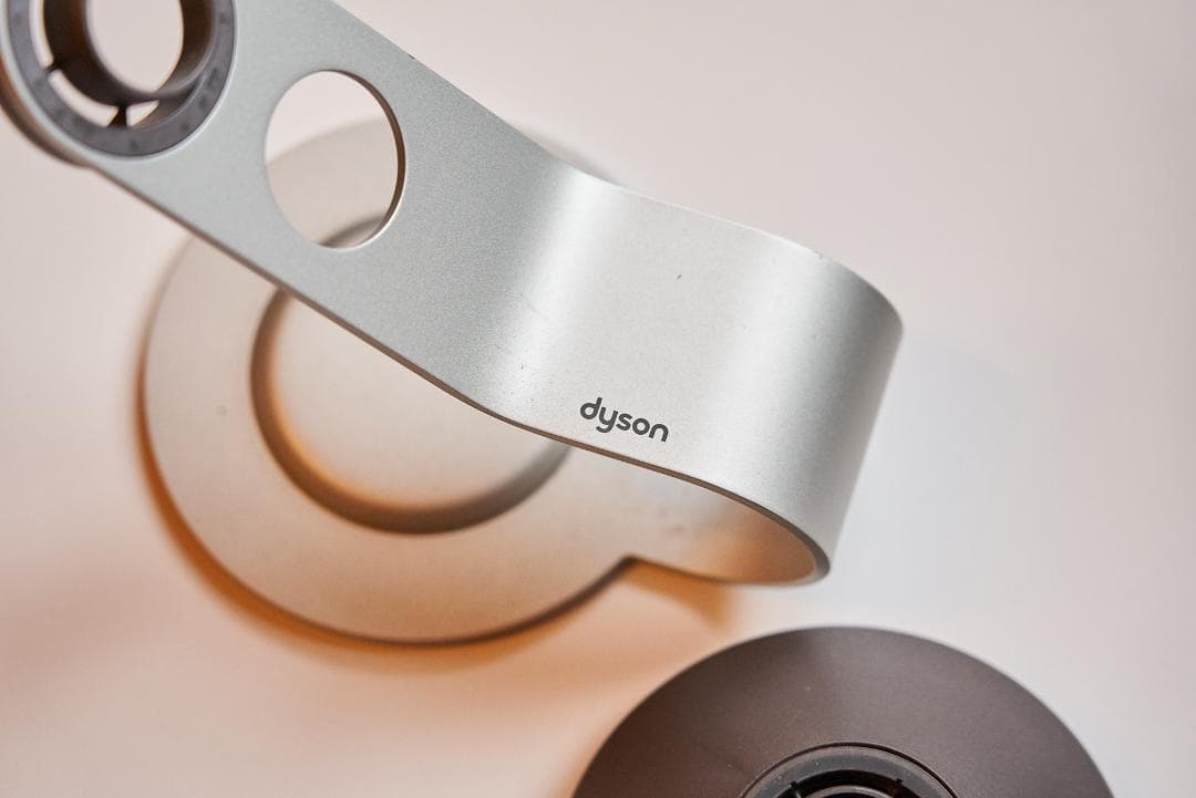 Dyson Supersonic Ionic ヘアドライヤー スタンド・付属品付