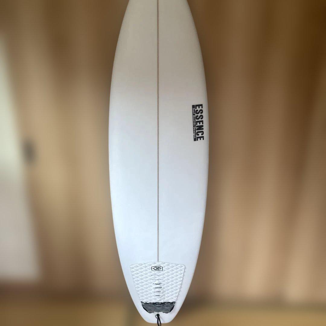 エッセンス　サーフボード　ショート　6.2