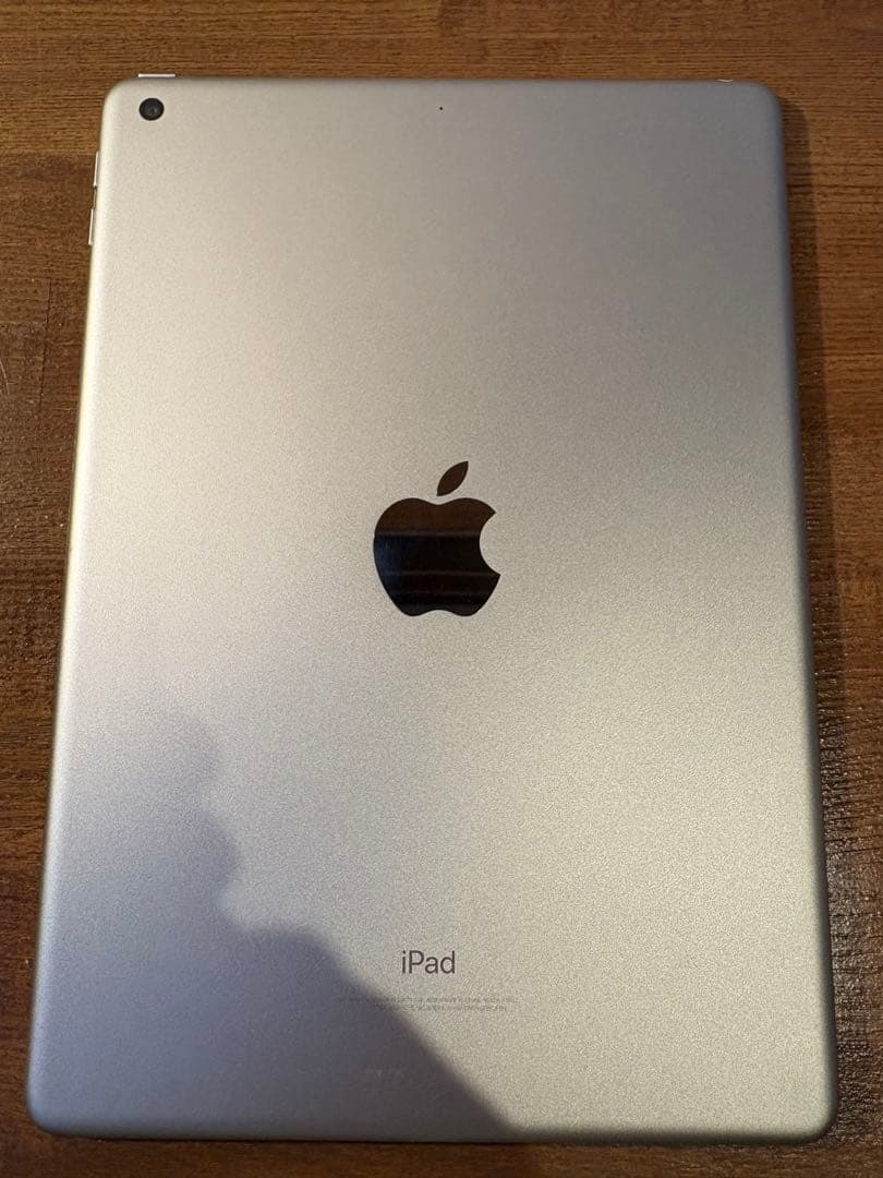 Apple iPad （第6世代）9.7インチ シルバー 本体箱付き