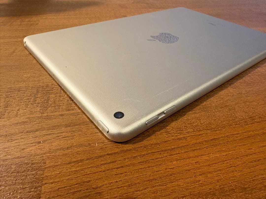 Apple iPad （第6世代）9.7インチ シルバー 本体箱付き