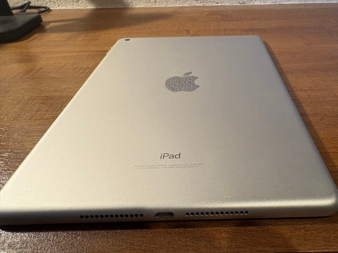 Apple iPad （第6世代）9.7インチ シルバー 本体箱付き