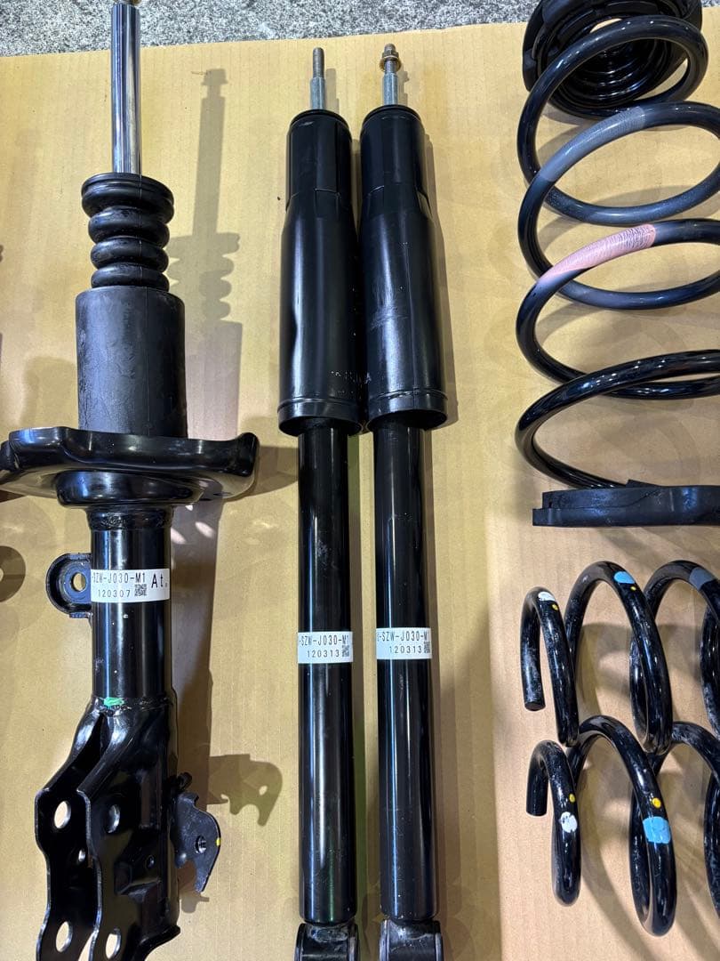 ステップワゴン　RK1 サスペンションキット純正