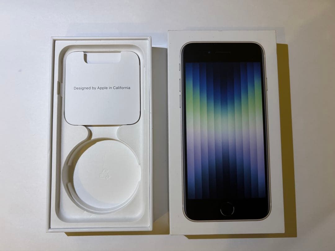 Apple iPhone SE (第3世代) 128GB スターライト 本体