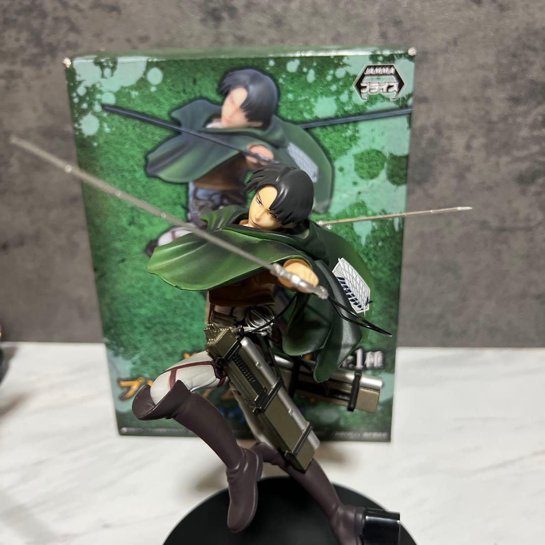 アオヤマ　テル　進撃の巨人 フィギュア　エレン　ミカサ　リヴァイ