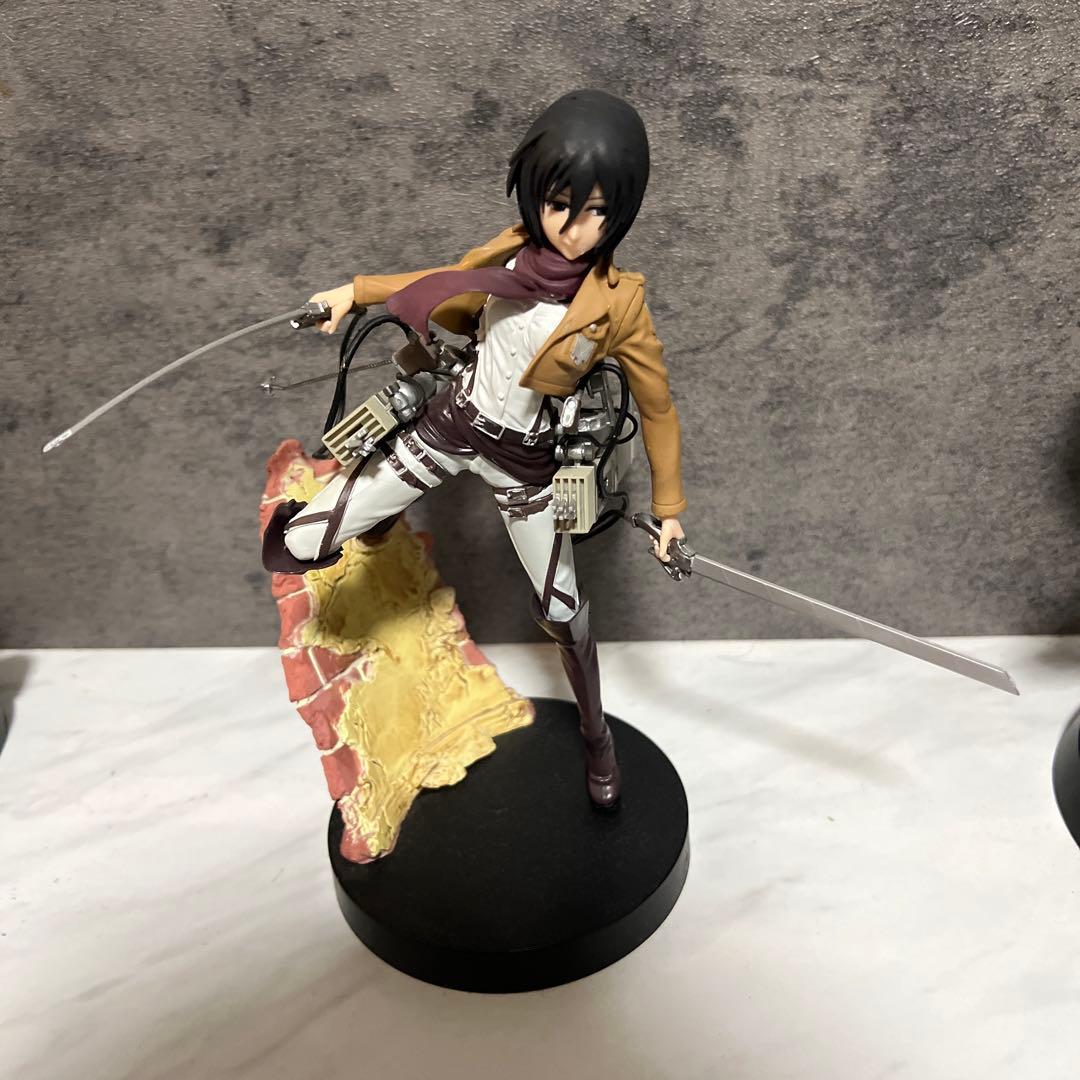 アオヤマ　テル　進撃の巨人 フィギュア　エレン　ミカサ　リヴァイ