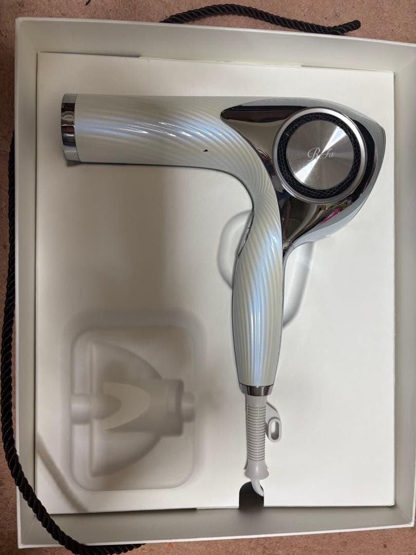 リファ　ビューテックドライヤープロ　RE-AJ02A