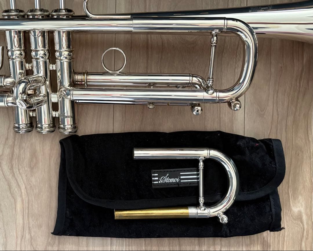 ストンビ　stomvi　B♭トランペット　タイタンTITAN
