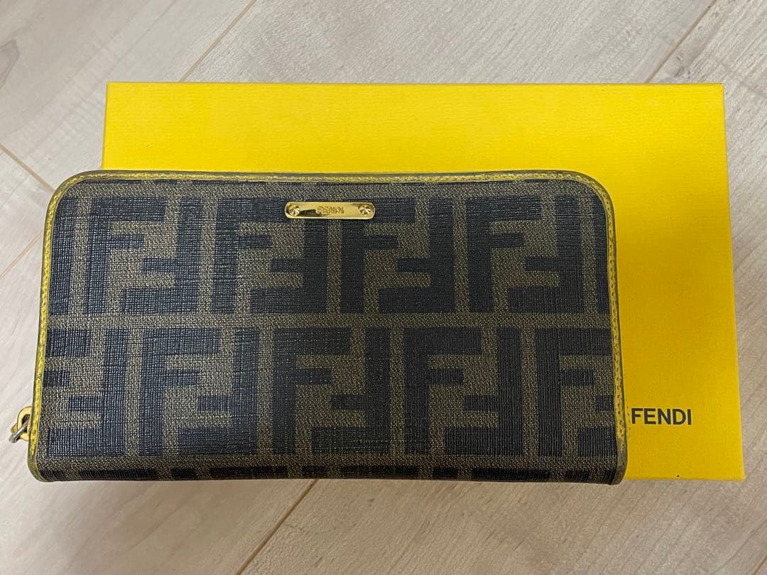 フェンディ FENDI 長財布 ズッカ zucca