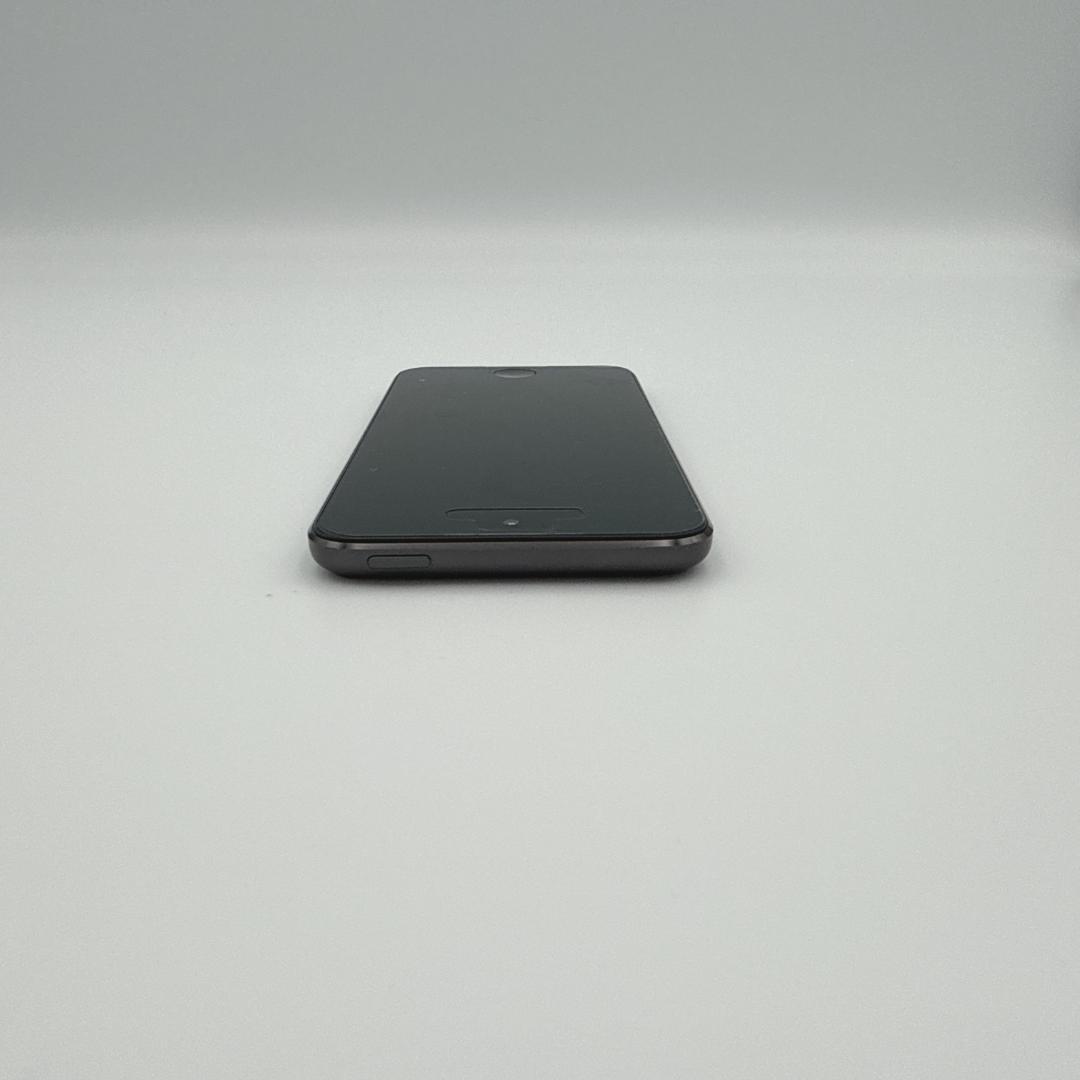 【美品】iPod touch 第6世代 32GB MKJ02J/A