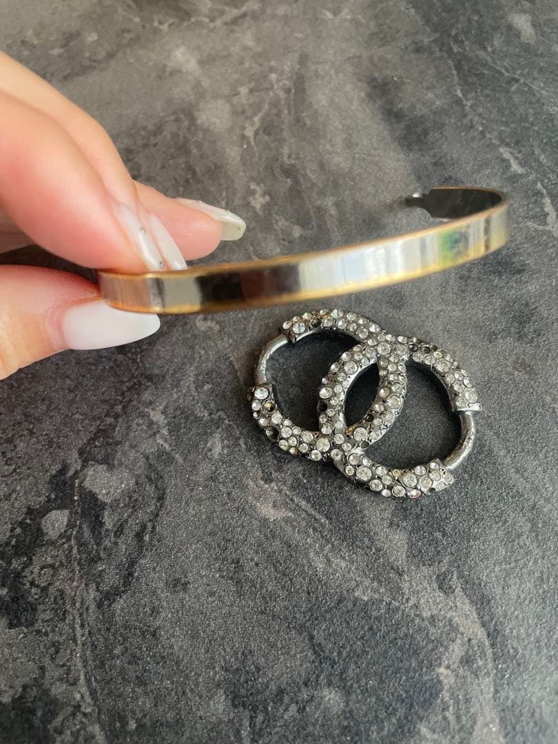 CHANEL ダブルCロゴ バングル　ストーン