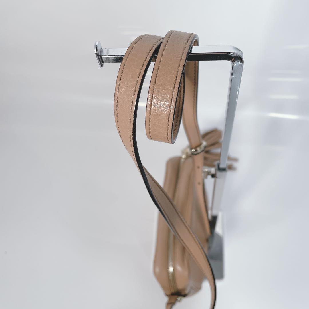 GUCCI ソーホー　ショルダーバッグ ベージュ フリンジ　グッチ