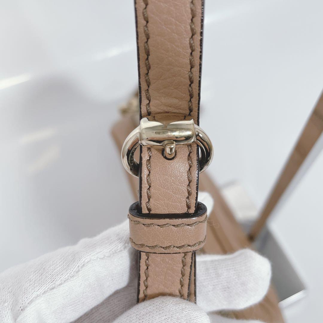 GUCCI ソーホー　ショルダーバッグ ベージュ フリンジ　グッチ