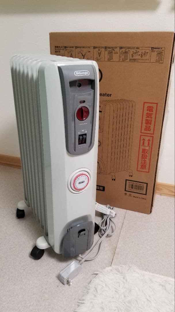 ☆美品☆ デロンギ オイルヒーター H770812EFSN-GY 取説あり