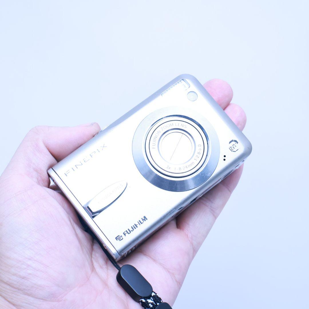 スマホ転送可 FUJIFILM F30 デジタルカメラ メモリーカード付