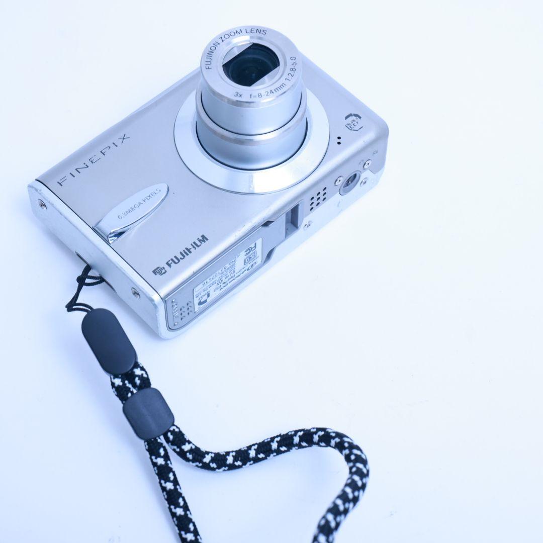 スマホ転送可 FUJIFILM F30 デジタルカメラ メモリーカード付