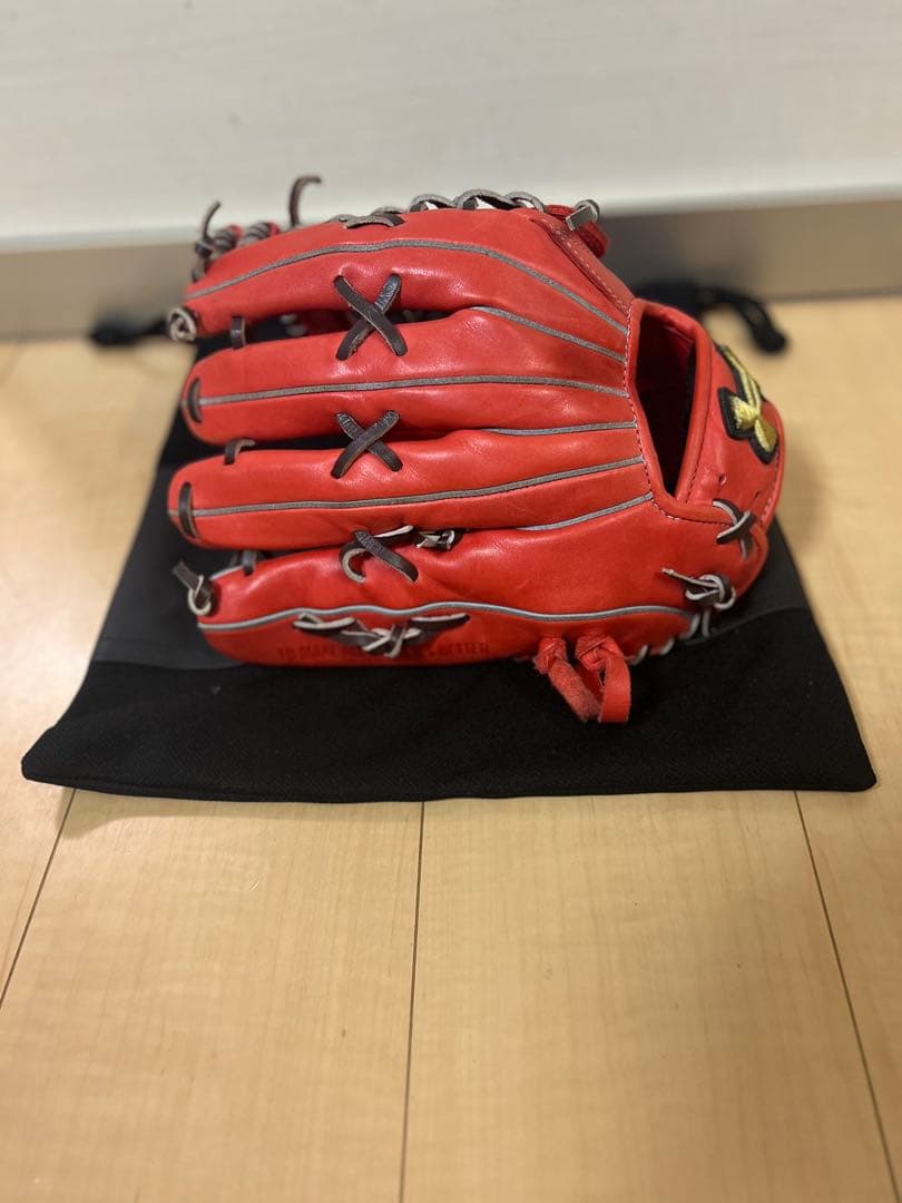 【最終値下げ！】Under Armour 軟式グローブ　グローブ袋付き