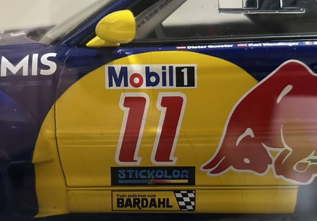 1/18オートアート2005  M3GTR E46 レッドブル